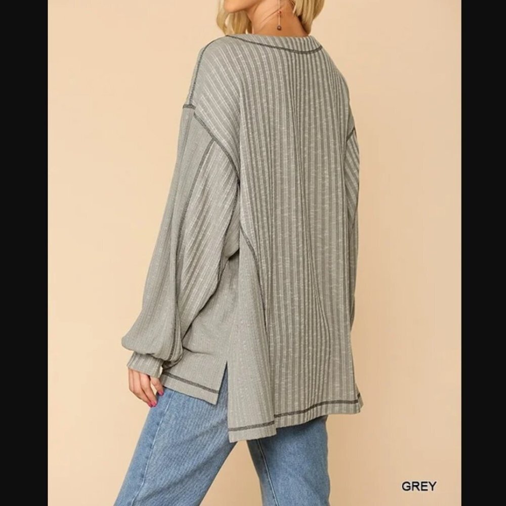 GiGio Oversized Lightweight Grey Knit Tunic - Size Small - Picture 2 of 4